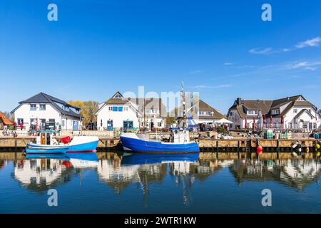 Fischerboote Im Hafen Von Vitte Auf Der Insel Hiddensee. Stockfoto