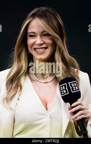 Mailand, Italien. 17. März 2024. Diletta Leotta lächelt vor dem Fußballspiel der Serie A zwischen dem FC Internazionale und dem SSC Napoli. Quelle: Nicolò Campo/Alamy Live News Stockfoto