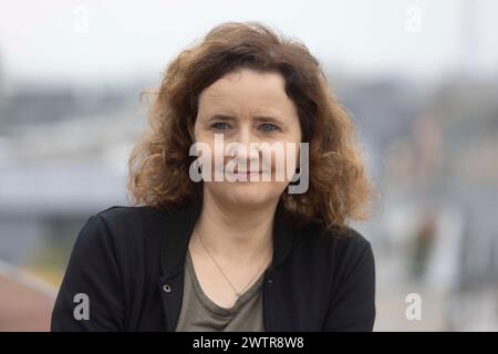 Mainz, Deutschland. März 2024. Julia Schoch, Schriftstellerin aus Potsdam, wird als nächste Mainzer Stadtschriftstellerin 2024 am Mainzer Staatstheater präsentiert. Der Mainzer Schriftstellerpreis für Literatur wird seit 1985 jährlich vom ZDF, 3sat und der Landeshauptstadt Mainz verliehen. Quelle: Helmut Fricke/dpa/Alamy Live News Stockfoto