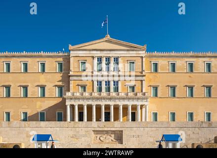 Hellenisches Parlamentsgebäude, Syntagma-Platz, Athen, Griechenland Stockfoto