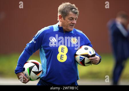 Schottlands Assistenztrainer John Carver während eines Trainings in Lesser Hampden, Glasgow. Bilddatum: Dienstag, 19. März 2024. Stockfoto