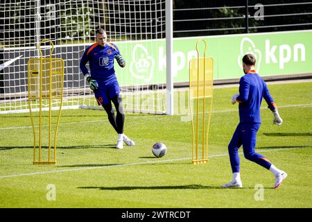 ZEIST - Torhüter Marco Bizot während eines Trainings der niederländischen Nationalmannschaft auf dem KNVB Campus am 19. März 2024 in Zeist, Niederlande. Die niederländische Nationalmannschaft bereitet sich auf das Freundschaftsspiel gegen Schottland in Amsterdam vor. ANP ROBIN VAN LONKHUIJSEN Stockfoto