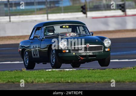 Simon Drabble, Alex Drabble, Julien Draper, MG B, RAC Pall Mall Cup für GT vor '66 und Tourenwagen vor '63 GTS und Sportwagen vor '60, drei Stunden Stockfoto