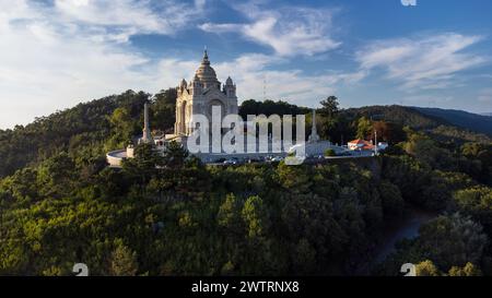Santa Luzia Hügel und Tempelmonument des Heiligen Herzens Jesu, katholisch-christliches Heiligtum. Viana do Castelo, Portugal. Stockfoto