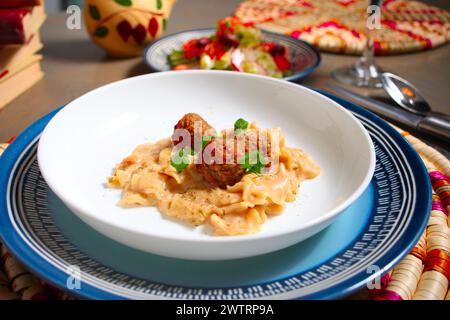 Fleischbällchen Stroganoff Stockfoto