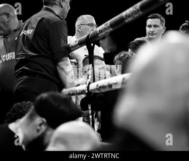 Hamzah Sheeraz vs. Liam Williams - WBC Silver and Commonwealth Middleweight Championships während der Queensberry Promotions Show Sheeraz vs Williams in der Copper Box Arena am Samstag, 10. Februar 2024 in LONDON, ENGLAND. Stockfoto