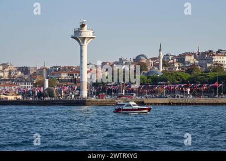 Uskudar Radar Tower, asiatische Seite von Istanbul, Türkei, Europa Stockfoto