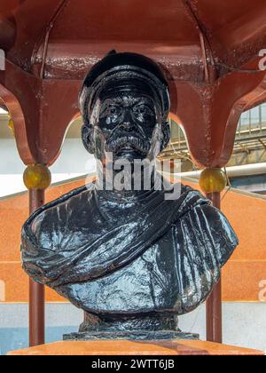 01 20 2024 Vintage Old Statue von Bal Gangadhar Tilak, bekannt als Lokmanya Tilak. In Tilak Chouk Kalyan West Maharashtra India Asia. Stockfoto