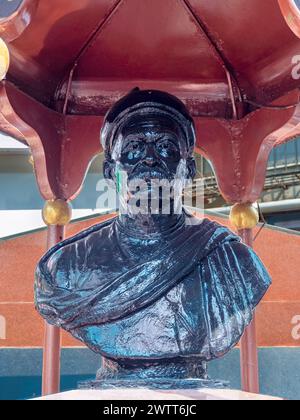 01 20 2024 Vintage Old Statue von Bal Gangadhar Tilak, bekannt als Lokmanya Tilak. In Tilak Chouk Kalyan West Maharashtra India Asia. Stockfoto