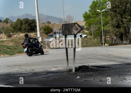 Ein ruhiger Tag in katalanischen Gefängnissen an einem Waffenstillstandstag für katalanische Gefängnisbeamte, die gegen den Tod von Nuria protestieren, einer Köchin im Mas Enrich Gefängnis in Tarragona, die von einem Insassen ermordet wurde. Die Gewerkschaften der Gefängnisbeamten, die sich weigern, sich mit dem Justizminister zu treffen, haben beschlossen, am Mittwoch in Pla&#xe7;A Sant Jaume zu einer Demonstration aufzurufen, in der sie den Rücktritt von Gefängnisbeamten in Katalonien fordern. Una jornada tranquila en las prisiones catalanas en un d&#xed;a de tregua para los funcionarios de prisiones catalanes que protestan por la muerte de Nuria, una cocinera de la prisión de Mas Enrich en Ta Stockfoto