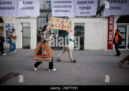 © Thomas Padilla/MAXPPP - Paris, Frankreich. März 2024. ; PARIS, FRANKREICH; MANIFESTATION DES GEHALTS DE LA FONCTION PUBLIQUE ET DANS L' EDUCATION. Demonstration des öffentlichen Dienstes im Rahmen eines landesweiten Aufrufs der Gewerkschaften nach besseren Löhnen, am 19. März 2024 in Paris. Quelle: MAXPPP/Alamy Live News Stockfoto