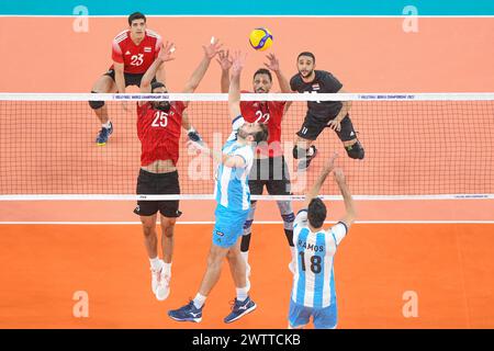 Luciano De Cecco, Martín Ramos (Argentinien), Ali Mohamed Magdi, Mohamed Issa (Ägypten). Volleyball-Weltmeisterschaft 2022. Stockfoto