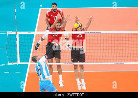 Hossam Abdalla, Mohamed Magdi Ali (Ägypten), Facundo Conte (Argentinien). Volleyball-Weltmeisterschaft 2022. Stockfoto