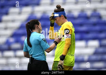 Liverpool FC gegen West Ham United FC Barclays Womens Super League PRENTON PARK TRANMERE ENGLAND MÄRZ 2024. Mackenzie Arnold aus West Ham während des Spiels der Barclays Women´s Super League zwischen Liverpool FC und West Ham United FC am 17. März 2024 im Prenton Park Tranmere in Birkenhead, England. (Foto Alan Edwards für F2images) Stockfoto