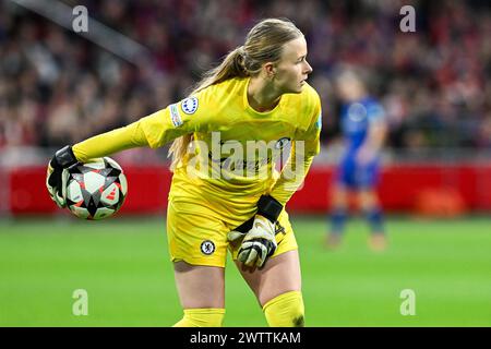 AMSTERDAM - Torhüterin Hannah Hampton beim Viertelfinale der Frauen der UEFA Champions League zwischen Ajax und Chelsea FC in der Johan Cruijff Arena am 19. März 2024 in Amsterdam. ANP GERRIT VAN KÖLN Stockfoto