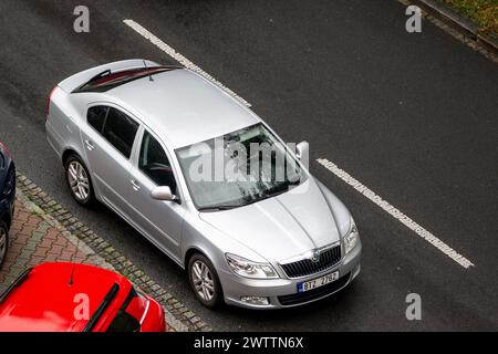 OSTRAVA, TSCHECHISCHE REPUBLIK - 23. SEPTEMBER 2023: Silber Skoda Octavia TDI Liftback 2. Generation nach Facelift Stockfoto