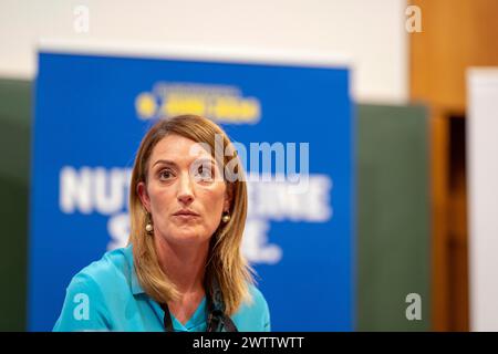 Wien, Wien, Österreich. März 2024. Präsidentin des Europäischen Parlaments ROBERTA METSOLA am Juridicum der Universität Wien. Townhall-Gespräch mit jungen Bürgern, Metsola beantwortet ihre Fragen. (Kreditbild: © Andreas Stroh/ZUMA Press Wire) NUR REDAKTIONELLE VERWENDUNG! Nicht für kommerzielle ZWECKE! Stockfoto