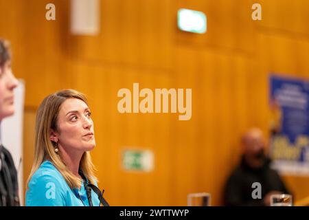 Wien, Wien, Österreich. März 2024. Präsidentin des Europäischen Parlaments ROBERTA METSOLA am Juridicum der Universität Wien. Townhall-Gespräch mit jungen Bürgern, Metsola beantwortet ihre Fragen. (Kreditbild: © Andreas Stroh/ZUMA Press Wire) NUR REDAKTIONELLE VERWENDUNG! Nicht für kommerzielle ZWECKE! Stockfoto