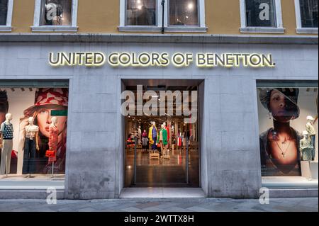 Venedig, Italien - 27. Februar 2023: Die Front der Vereinigten Farbe von Benetton in Venedig Italien. Stockfoto