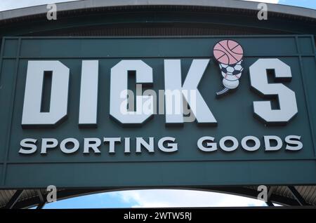 New York, USA. März 2024. Ein Dick's Sporting Goods Logo ist in einem Dick's Sporting Goods Store in Garden City im Nassau County zu sehen. (Credit Image: © Jimin Kim/SOPA Images via ZUMA Press Wire) NUR REDAKTIONELLE VERWENDUNG! Nicht für kommerzielle ZWECKE! Stockfoto