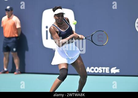 Miami Gardens, Usa. März 2024. MIAMI GARDENS, FL - 19. MÄRZ: Venus Williams spielt im ersten Spiel bei den Miami Open im Hard Rock Stadium in Miami Gardens, FL (Foto: Michele Eve Sandberg/SIPA USA) Credit: SIPA USA/Alamy Live News Stockfoto