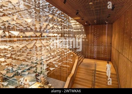 DUBAI, VAE - 30. OKTOBER 2021: Polnischer Pavillon auf der Expo 2020 in Dubai, Vereinigte Arabische Emirate. Stockfoto