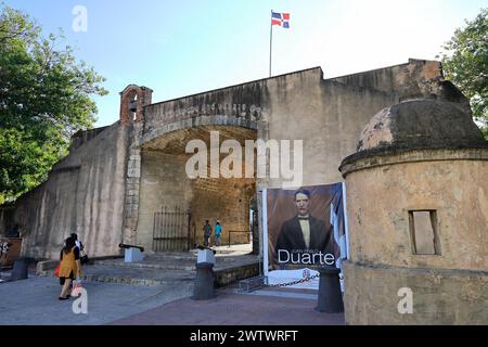 La Puerta del Conde, das historische befestigte Stadttor der Altstadt von Santo Domingo, Santo Domingo. Dominikanische Republik Stockfoto