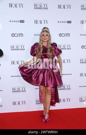 Talia Dean nimmt an den Beauty Awards im Honourable Artillery Club in London Teil. Stockfoto