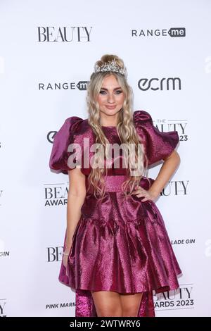 Talia Dean nimmt an den Beauty Awards im Honourable Artillery Club in London Teil. Stockfoto