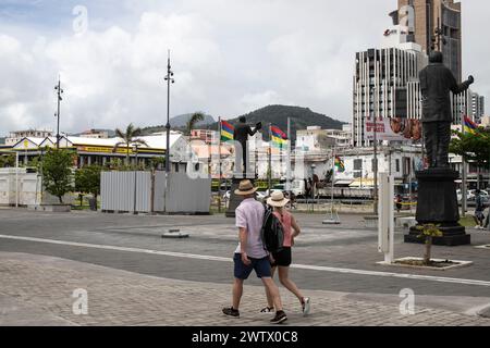 « Dans le but de promouvoir le tourisme de croisière, l'autorité portuaire mauricienne a construit en 2009 une jetee dédiée à l'accueil des navires Stockfoto