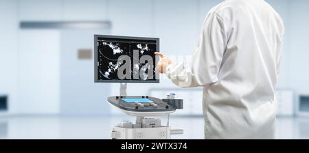 3D-Rendering-Ultraschallgerät mit Sonographen im Labor Stockfoto