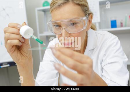 Leitender Angestellter im Labor Stockfoto