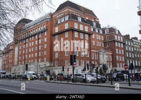 Aktenfoto vom 17./01/24 mit einer allgemeinen Ansicht der London Clinic im Zentrum von London, wo die Prinzessin von Wales im Januar ihre Bauchoperation hatte. Berichten zufolge wurde in der London Clinic eine Untersuchung eingeleitet, weil Anspruchsmitarbeiter versucht haben, auf die privaten Krankenakten der Prinzessin von Wales zuzugreifen. Mindestens eine Mitarbeiterin versuchte, Kates Notizen einzusehen, während sie im Januar in einem Privatkrankenhaus im Zentrum Londons war, berichtete The Mirror. Ausgabedatum: Mittwoch, 20. März 2024. Stockfoto