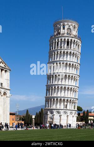 Pisa, Italien - März 31 2019: Der Schiefe Turm von Pisa (italienisch: Torre pendente di Pisa) ist der campanile der Kathedrale von Pisa. Stockfoto