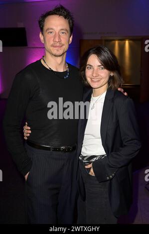 Laurence Rupp und Paula Schramm bei der Premiere der Fernsehserie Kafka in der Urania Berlin. Berlin, 19.03.2024 *** Laurence Rupp und Paula Schramm bei der Premiere der Fernsehserie Kafka auf der Urania Berlin Berlin, 19 03 2024 Foto:XF.xKernx/xFuturexImagex kafka 4149 Stockfoto