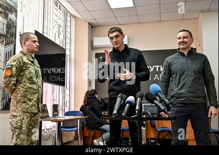 Nicht exklusiv: ZAPORIZHZHIA, UKRAINE - 19. MÄRZ 2024 - Bevollmächtigter Vertreter des Verteidigungsministeriums der Ukraine bei der Rekrutierung von Oleksii Bezhevet Stockfoto