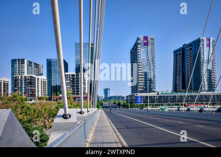 BA Son Road Bridge, verbindet Bezirk 1 mit Bezirk Thu Thiem, Teil der neuen Thu Duc City Entwicklung, Ho Chi Minh City, Vietnam Stockfoto