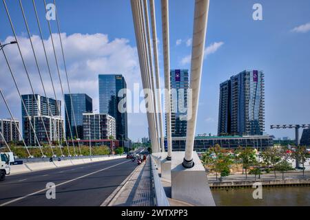 BA Son Road Bridge, verbindet Bezirk 1 mit Bezirk Thu Thiem, Teil der neuen Thu Duc City Entwicklung, Ho Chi Minh City, Vietnam Stockfoto