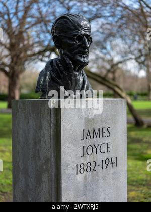 Büste von James Joyce in St Stephens Green in Dublin, Irland. Stockfoto