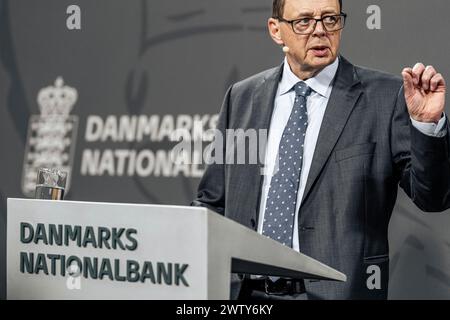 Gouverneur Christian Kettel Thomsen präsentiert die Aussichten für die dänische Wirtschaft und die Entwicklung der monetären und finanziellen Trends auf einer Pressekonferenz in Kopenhagen am Mittwoch, den 20. März 2024. (Foto: Thomas Traasdahl/Ritzau Scanpix) Stockfoto