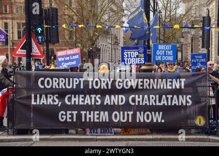 London, England, Großbritannien. März 2024. Demonstranten auf dem Parlamentsplatz. Anti-Tory-Aktivisten inszenierten ihren wöchentlichen Protest, als Rishi Sunak sich mit PMQs konfrontiert sah. (Kreditbild: © Vuk Valcic/ZUMA Press Wire) NUR REDAKTIONELLE VERWENDUNG! Nicht für kommerzielle ZWECKE! Stockfoto