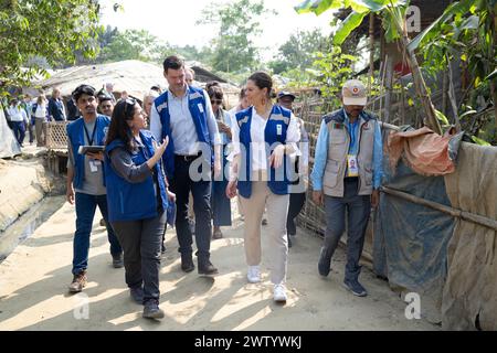 Basar in Bangladesch. März 2024. COX's BAZAR 20240320Kronprinzessin Victoria besuchte mit einer Delegation das Flüchtlingslager Cox's Bazar. Der Delegation gehört der schwedische Minister für Hilfe und Außenhandel, Johan Forssell, an. Die Kronprinzessin ist als Botschafterin des Entwicklungsprogramms der Vereinten Nationen (UNDP) in Bangladesch. Foto: Henrik Montgomery/TT/Code 10060 Credit: TT News Agency/Alamy Live News Stockfoto