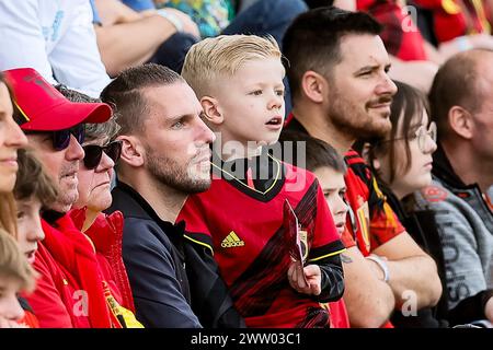 Tubize, Belgien. März 2024. Belgische Fans und Fans, die während des Fandays der belgischen Fußballnationalmannschaft Red Devils im Trainingszentrum des Königlichen Belgischen Fußballverbandes in Tubize am Mittwoch, den 20. März 2024, zu sehen waren. Rund 1500 Fans sind zum Proximus Basecamp eingeladen, um an einer Schulung teilzunehmen und an mehreren anderen Aktivitäten teilzunehmen. Am Samstag spielen die Red Devils ein Freundschaftsspiel gegen Irland, das Teil der Vorbereitungen für die Euro 2024 ist. BELGA FOTO BRUNO FAHY Credit: Belga News Agency/Alamy Live News Stockfoto