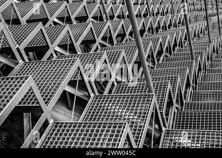 Abstraktes Muster der Metalltribüne des Großen Krokiew-Skisprungs-Austragungsorts in Zakopane Stockfoto