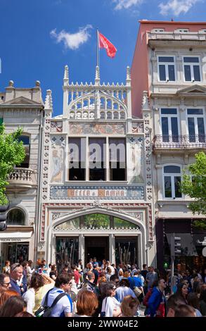 Portugal, Porto, Livraria Lello oder „Lello Bookstore“ (dieser Shop inspirierte verschiedene Ideen für die „Harry Potter“-Buchreihe) Stockfoto