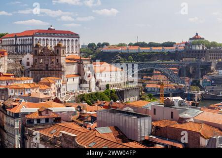 Portugal, Porto, Blick auf das Viertel Ribeira vom malerischen Punkt Miradouro da Vitória Stockfoto