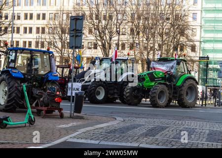 Bauernprotest. Kattowitz, Schlesien, Polen, 20. März 2024. Polnische Bauern blockieren die Straßen in der Nähe des Provinzbüros. Stockfoto