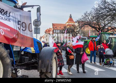 Bauernprotest. Kattowitz, Schlesien, Polen, 20. März 2024. Polnische Bauern blockieren die Straßen in der Nähe des Provinzbüros. Stockfoto