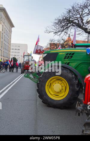 Bauernprotest. Kattowitz, Schlesien, Polen, 20. März 2024. Polnische Bauern blockieren die Straßen in der Nähe des Provinzbüros. Stockfoto