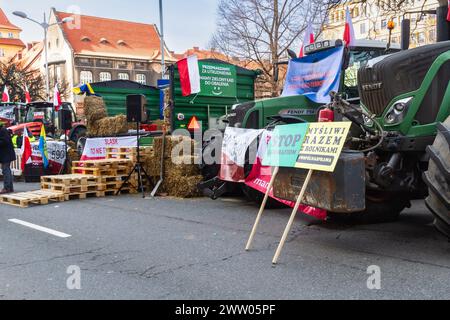 Bauernprotest. Kattowitz, Schlesien, Polen, 20. März 2024. Polnische Bauern blockieren die Straßen in der Nähe des Provinzbüros. Stockfoto